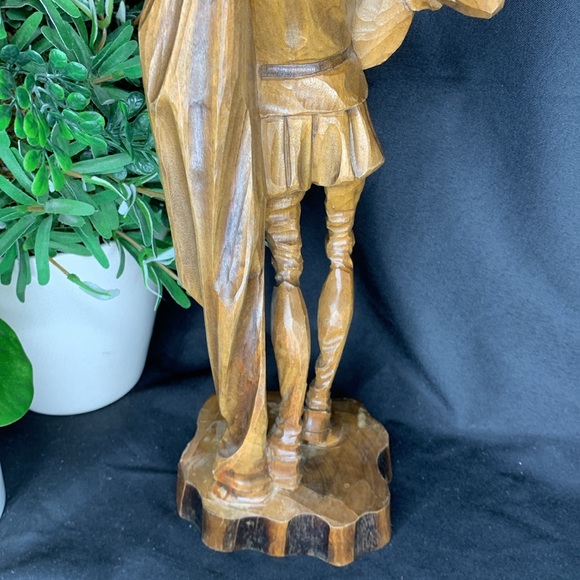 Large vintage hand carved wooden figure with instrument - Picture 7 of 16